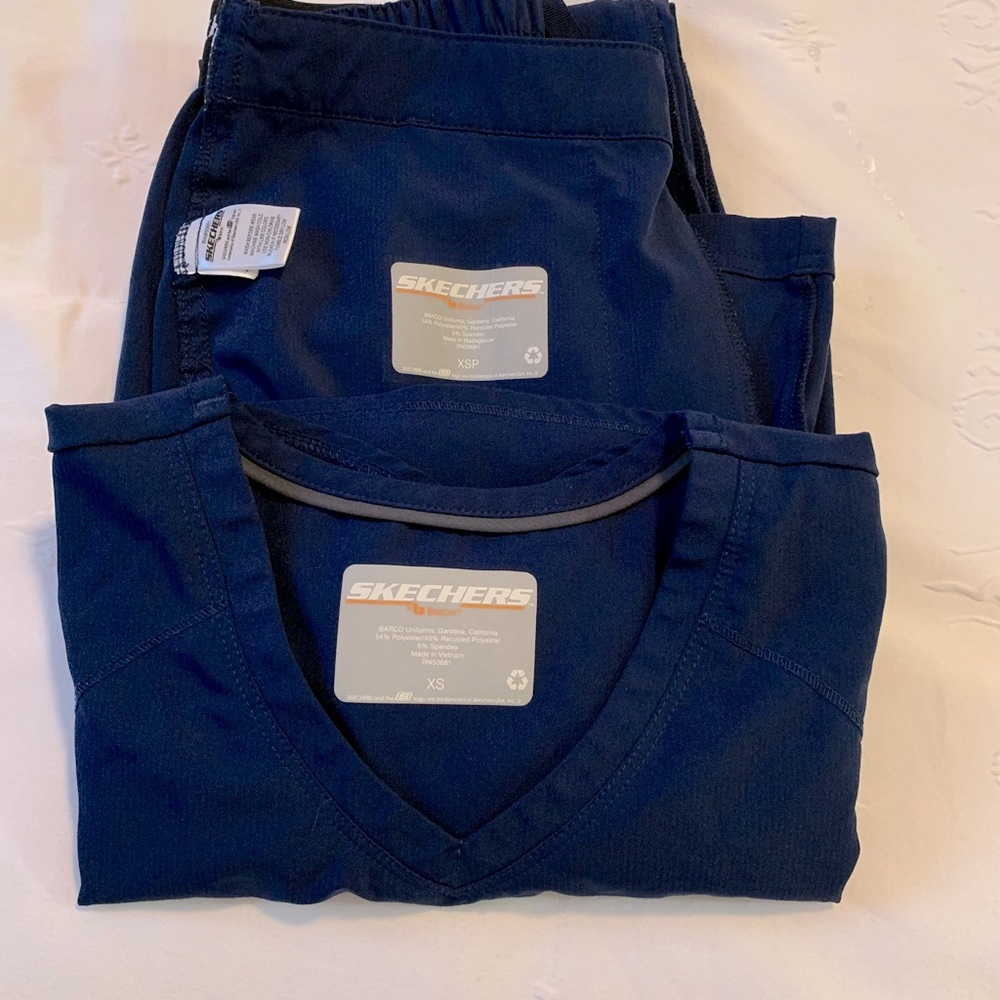 Sketchers Navy blue scrub set